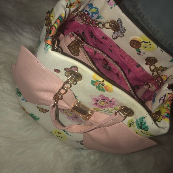 betsy Johnson purse💕 - Picture 3 of 4